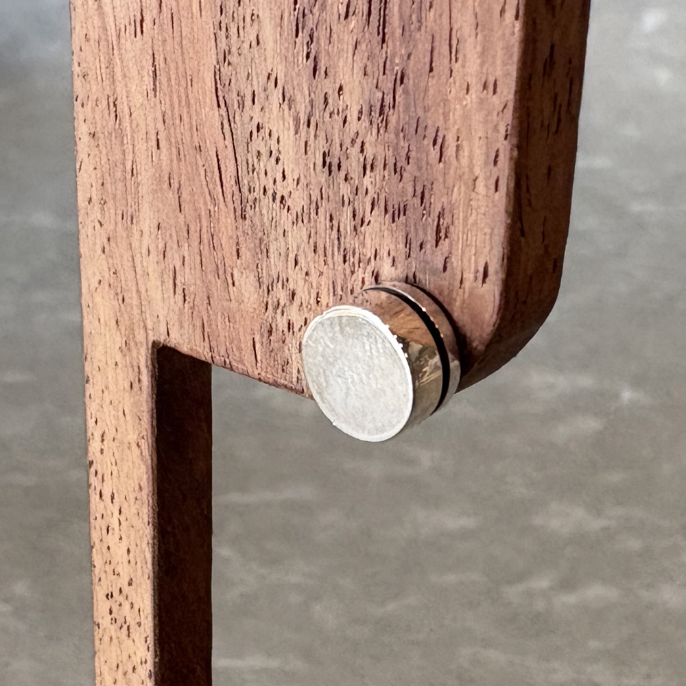 円柱のシンプルなシルバーピアス「COLUMN PIERCE」4