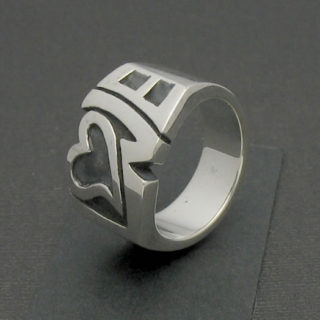 ラブのロゴデザインリング「LOVE RING」8