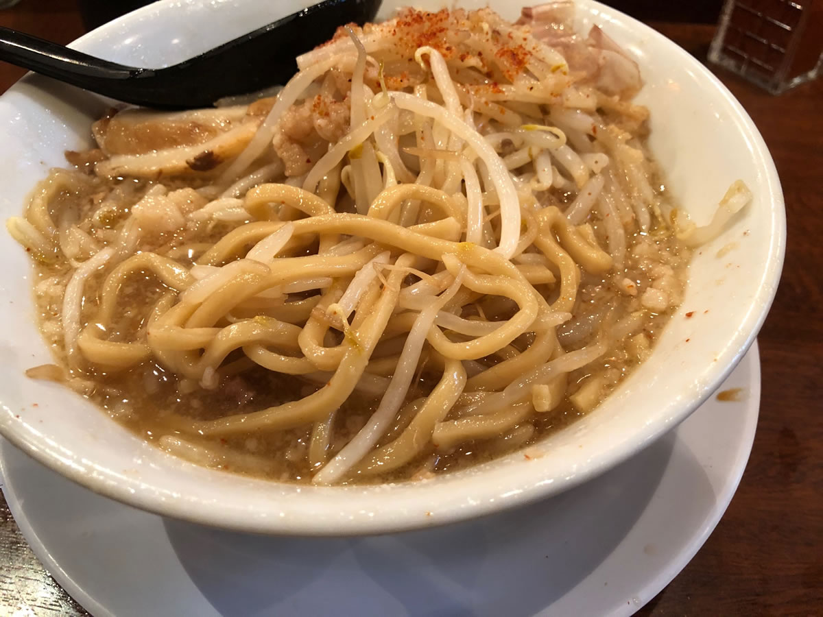 西本町・笑福　ラーメン（マシ）麺の太さ