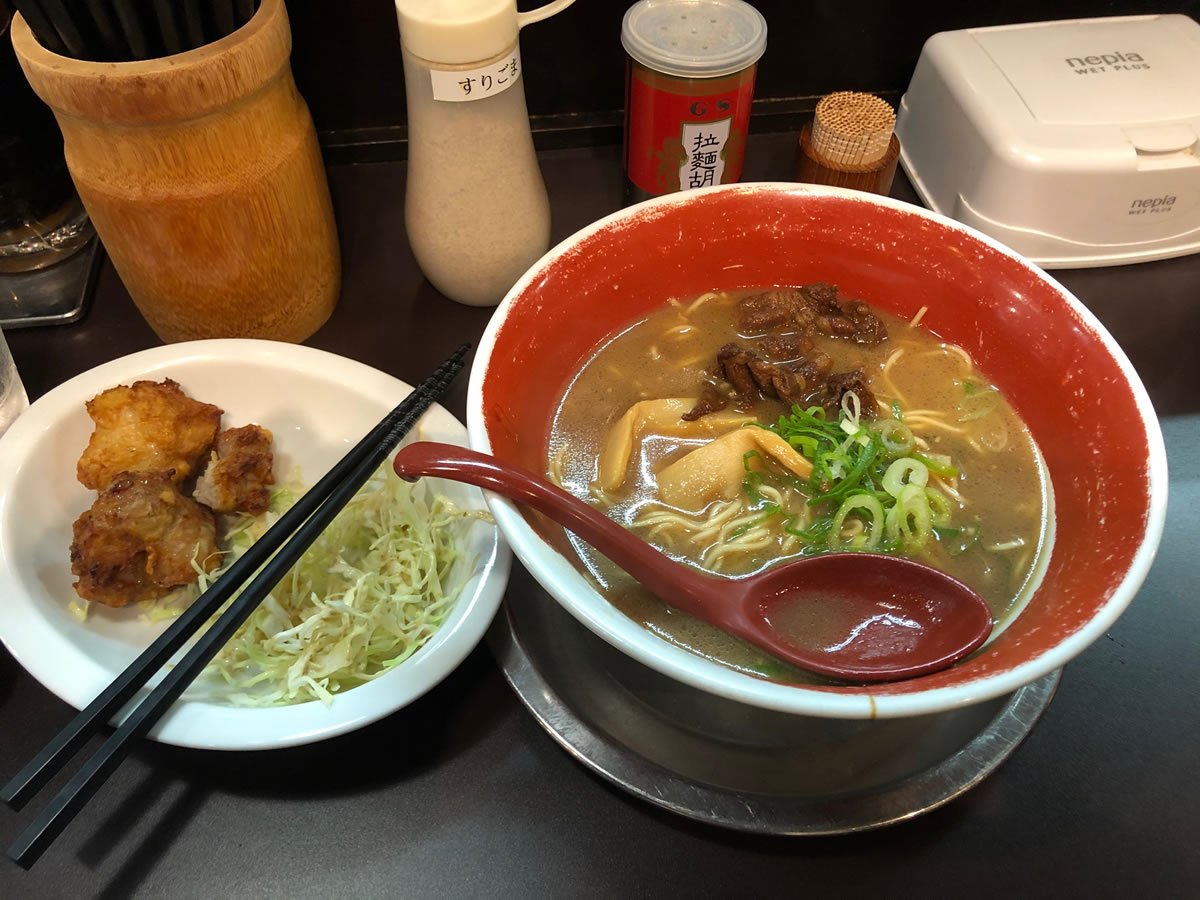 神戸・元町「麺王」徳島ラーメン