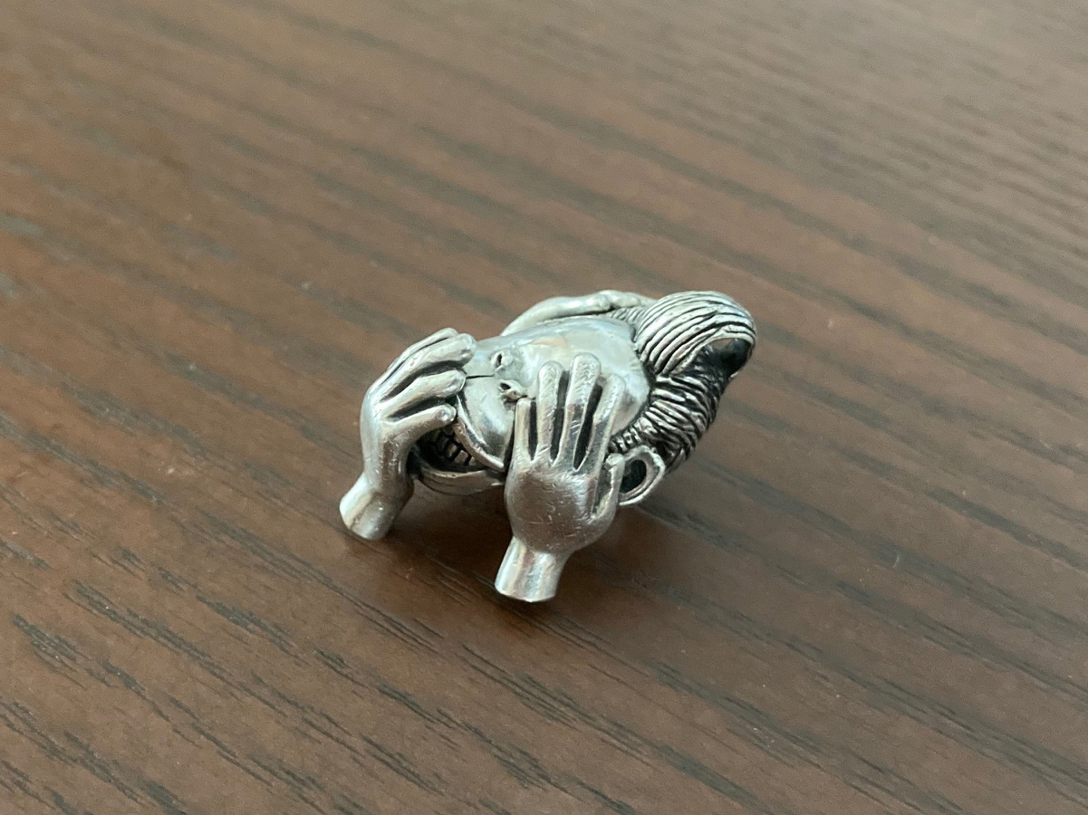 手が取れたのを修理しました