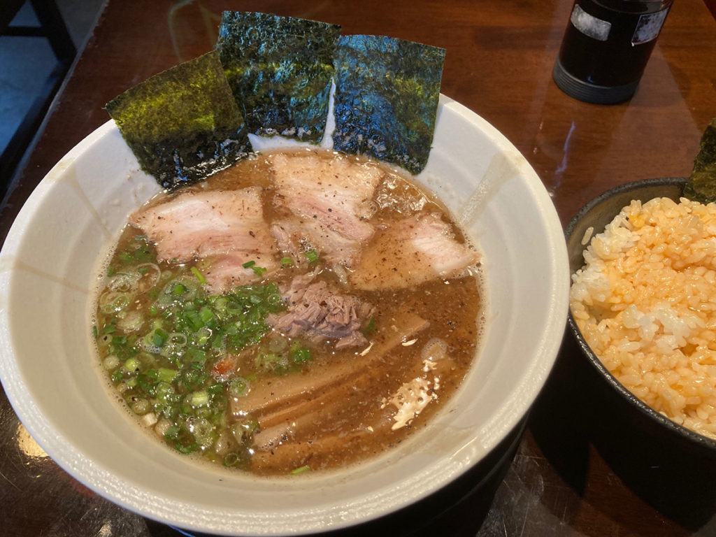 極ラーメン　みふじ　魚介醤油ラーメンと卵ご飯