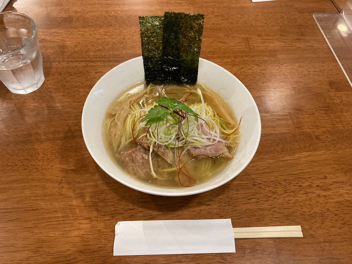 「貝と地鶏だしのらぁ麺　ちょろ」　塩らぁ麺