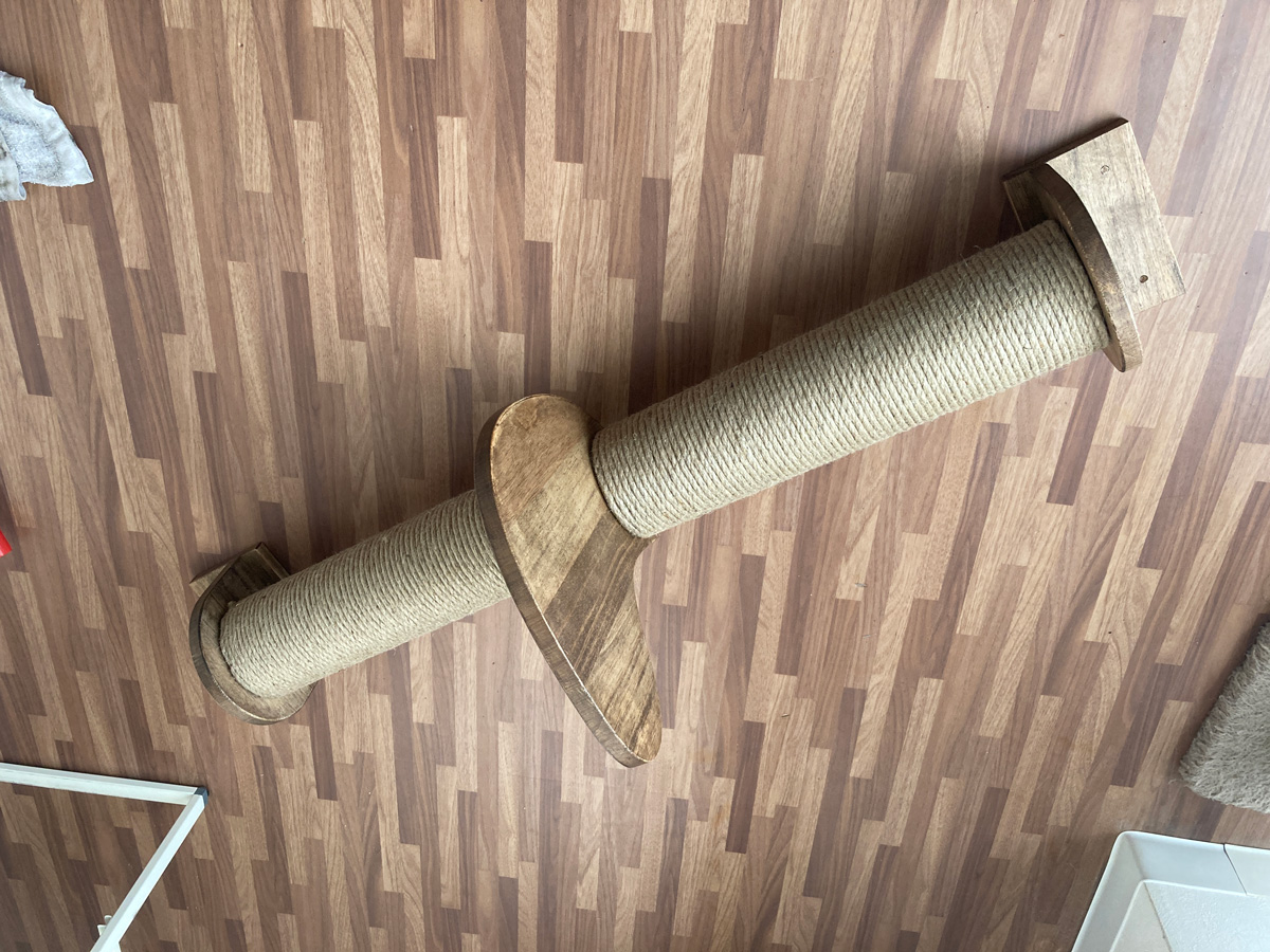 キャットタワー・爪研ぎポール2