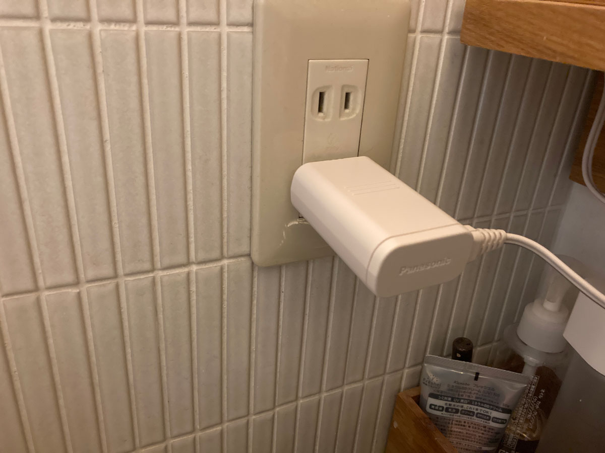 Panasonic Doltz 充電器が飛び出る