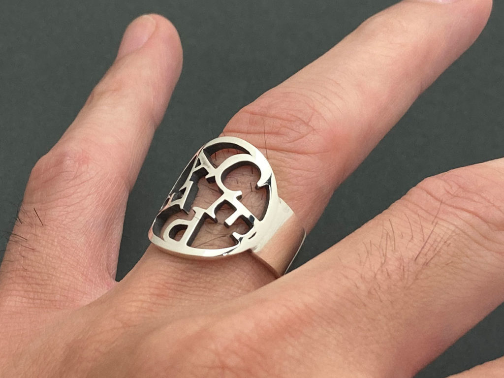 PEACEのロゴロング完成