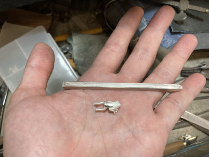 カエルのバングル制作1