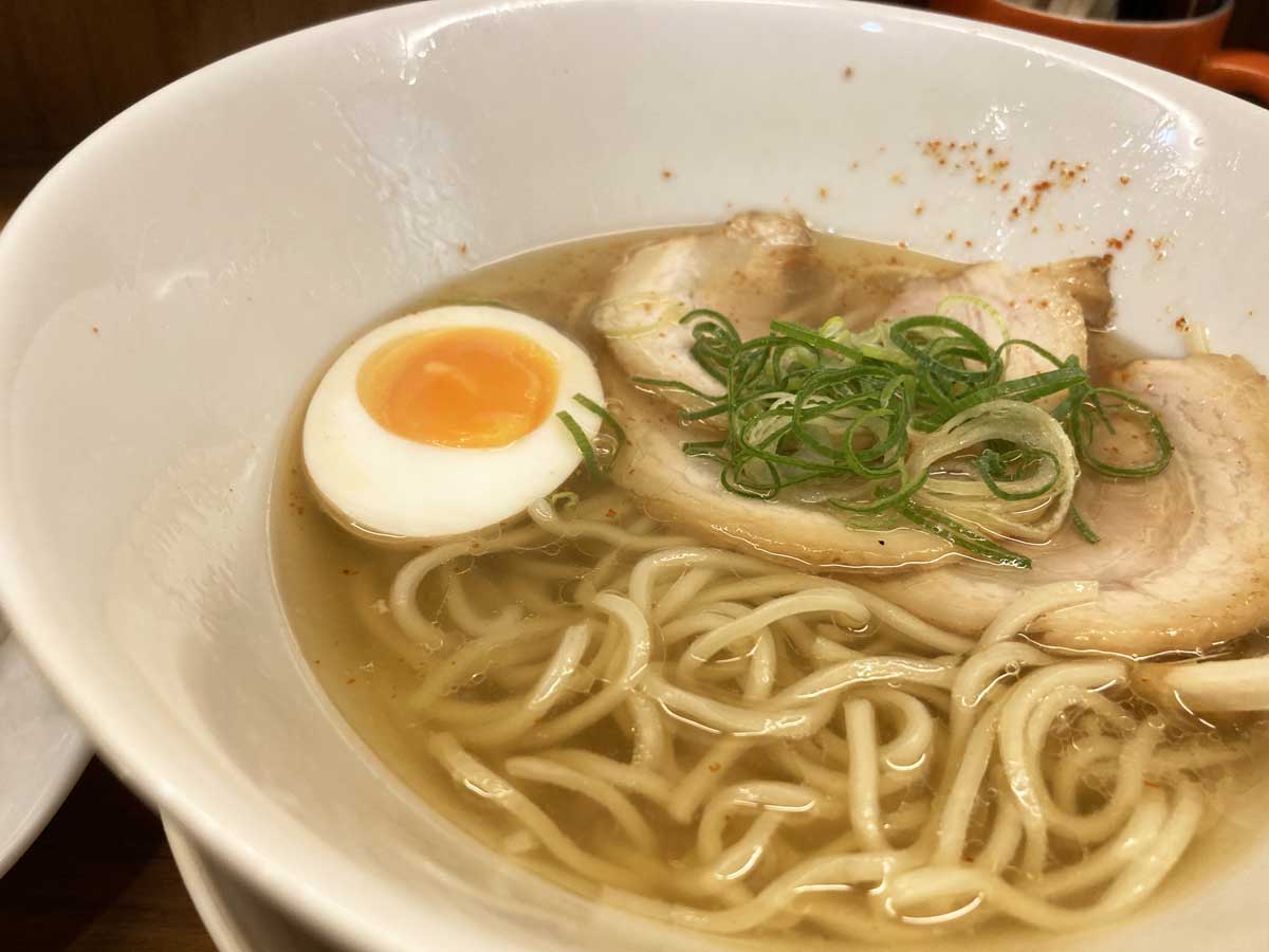 麺道部 白醤油ラーメンアップ