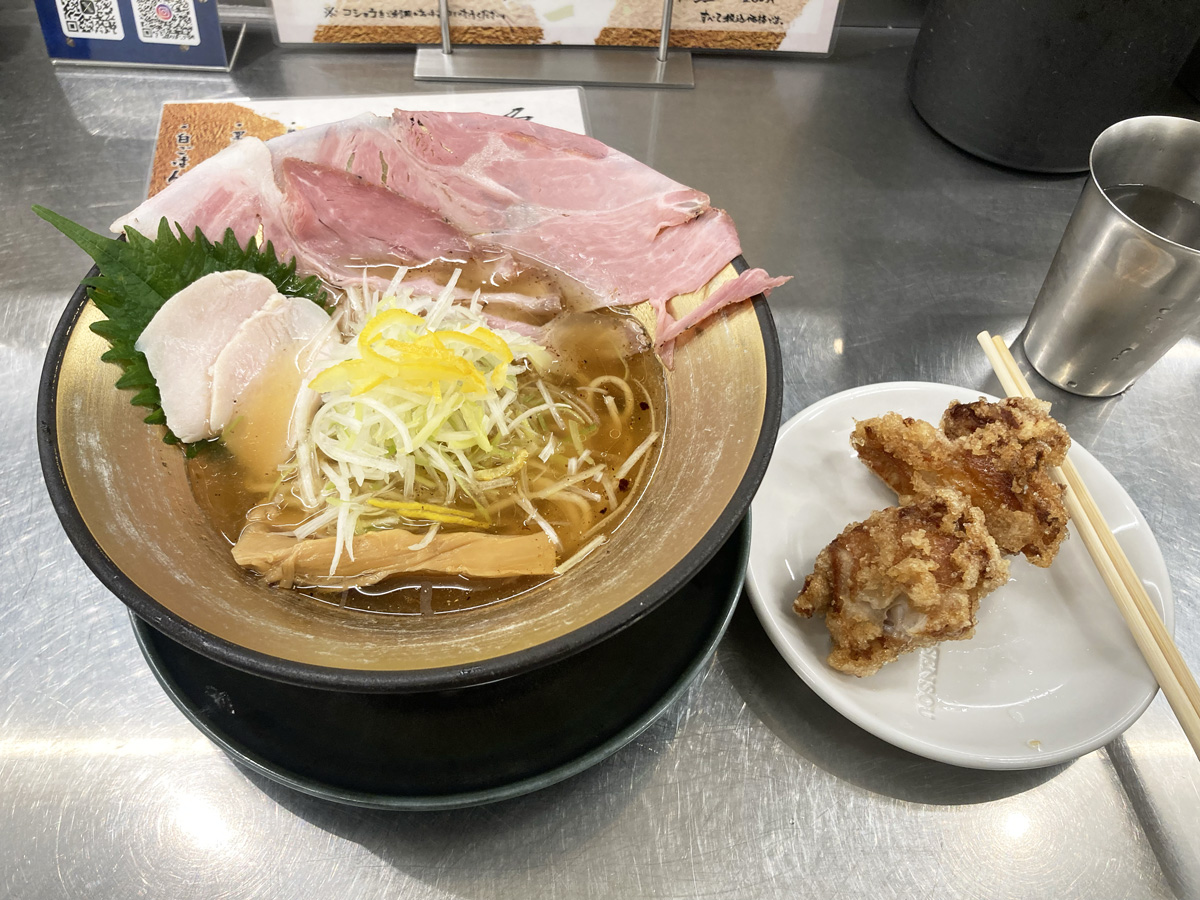 大阪・堺筋本町 名もなきラーメン 柑橘鳥醤油ラーメンと唐揚げ