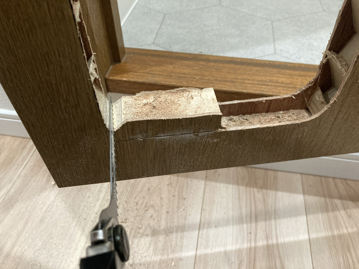 猫リフォーム 猫扉取り付け 切り込み 5