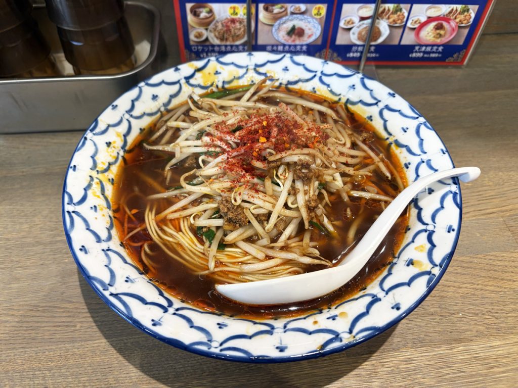 兵庫県・夙川「とびだせロケット飯店」　台湾ラーメン