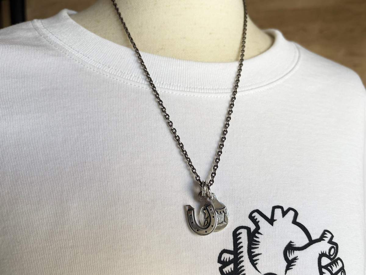 シルバーペンダントの重ね付け3