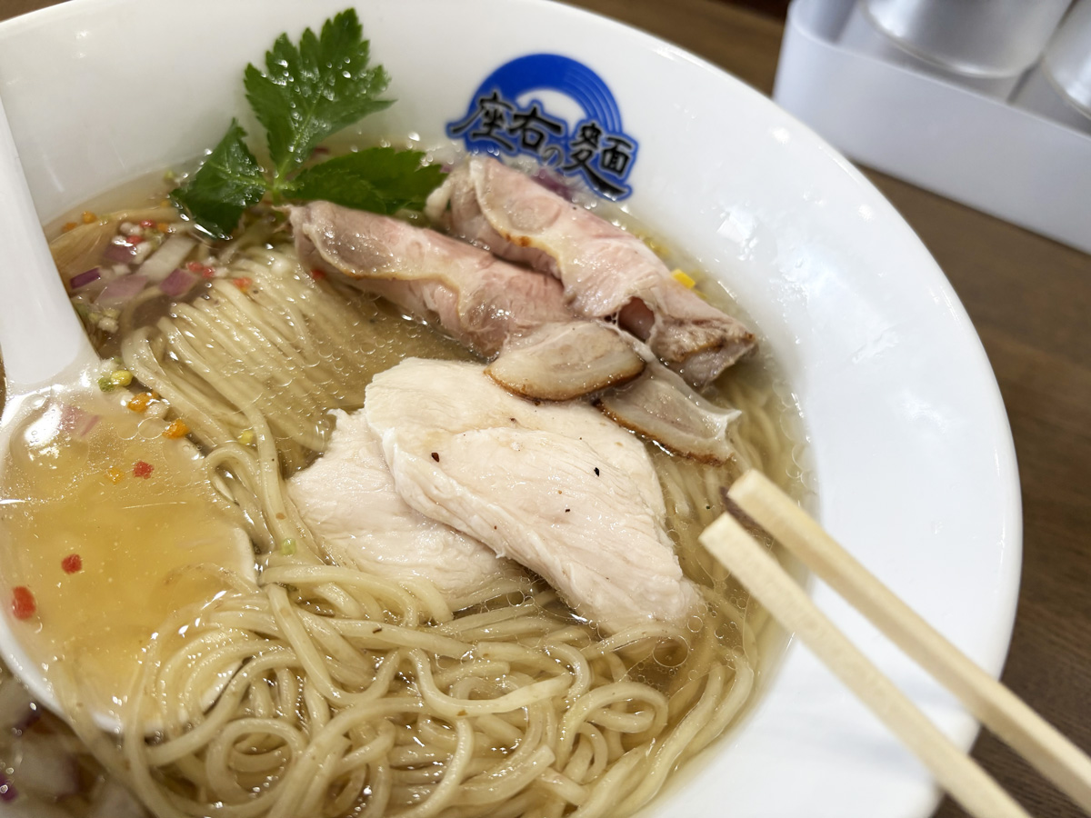 武庫川女子大前駅 「座右の麺」だし塩ラーメン2