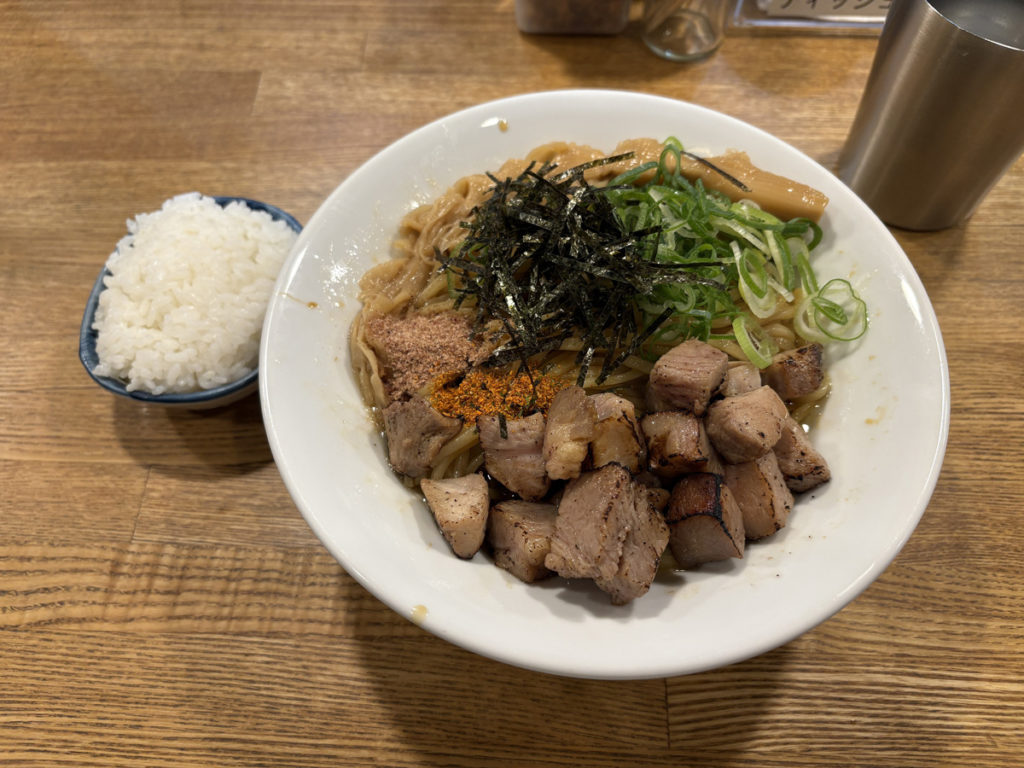 本町　麺食堂 コハクドリ　黄金シャモの油そば
