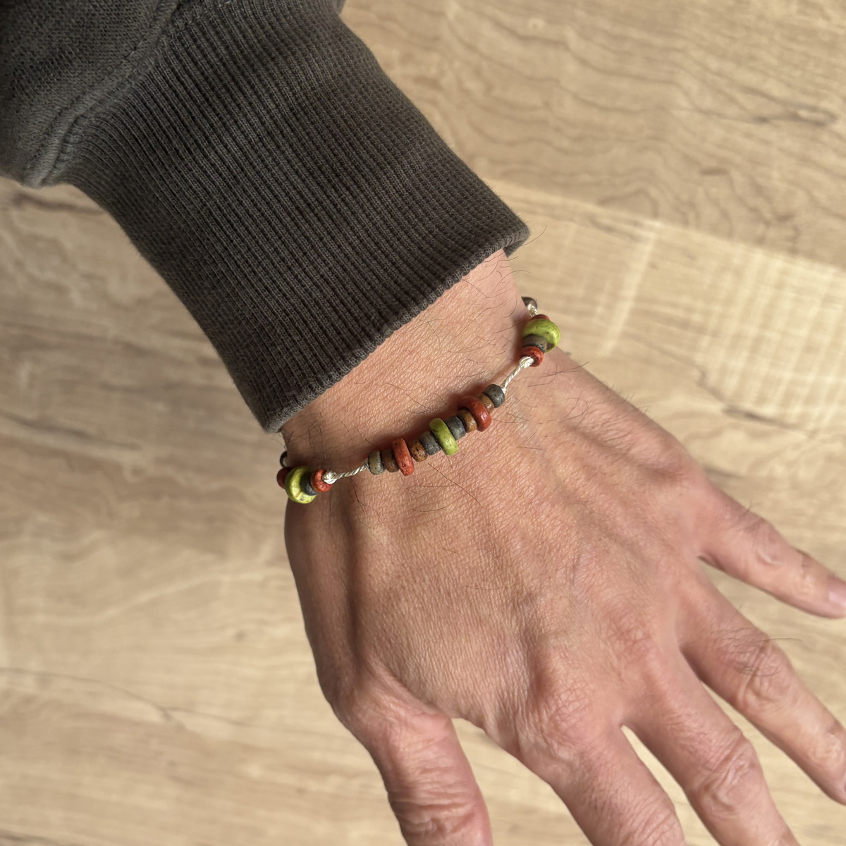 ココナッツビーズとシルク素材の和のくみひもで作ったブレスレット 第二弾 5