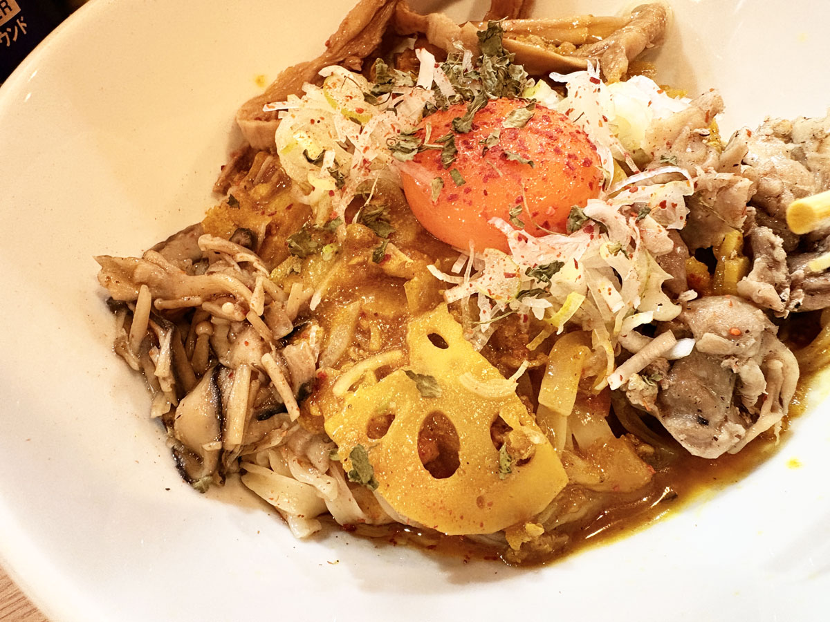 ガモウスマイル　スパイスカレーまぜそば2